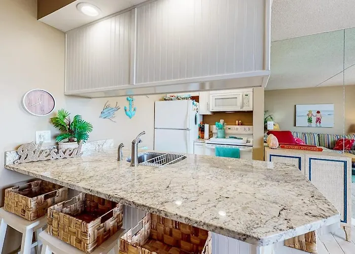 Darling Beachfront With Balcony Pools Tennis & Gym Ocean City
