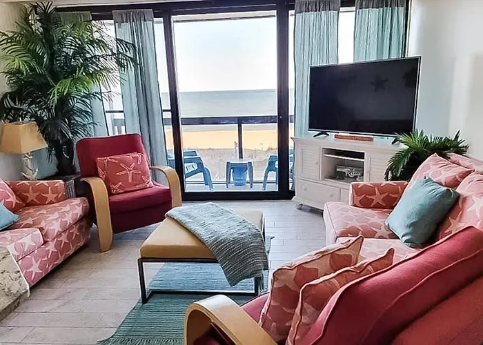 Darling Beachfront With Balcony Pools Tennis & Gym