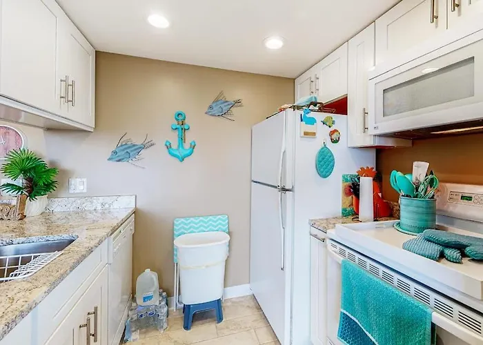 Darling Beachfront With Balcony Pools Tennis & Gym Holiday home Ocean City
