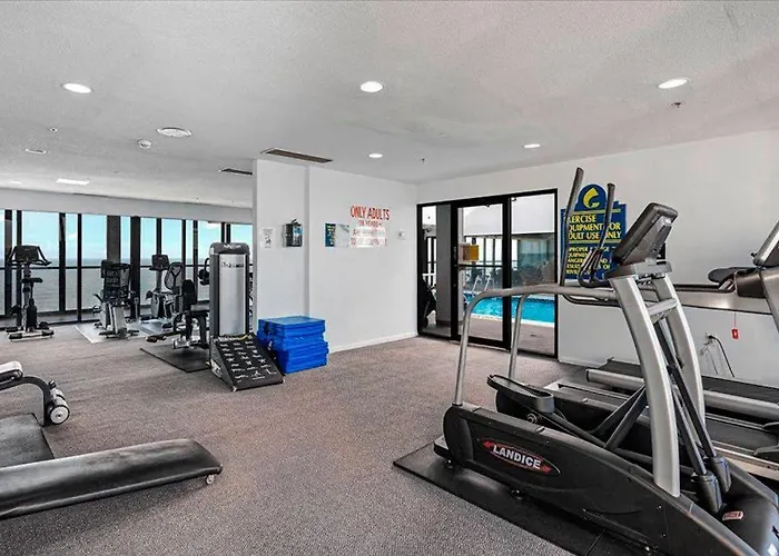 Holiday home Darling Beachfront With Balcony Pools Tennis & Gym