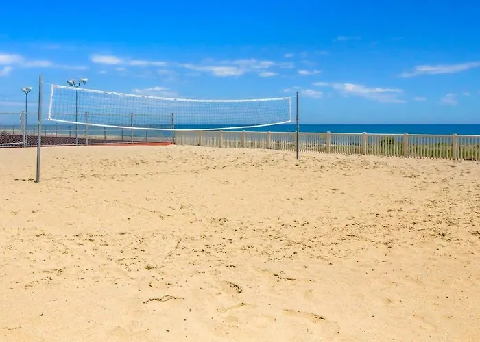 Darling Beachfront With Balcony Pools Tennis & Gym Holiday home *