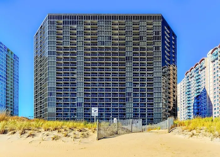 Darling Beachfront With Balcony Pools Tennis & Gym Holiday home Ocean City