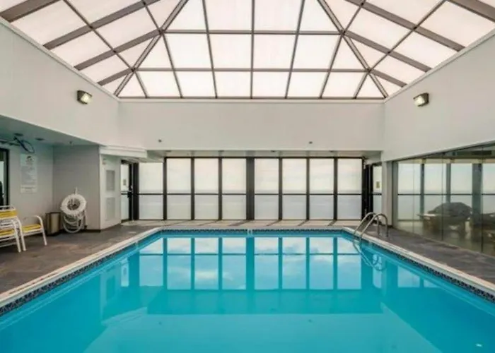 Darling Beachfront With Balcony Pools Tennis & Gym Ocean City