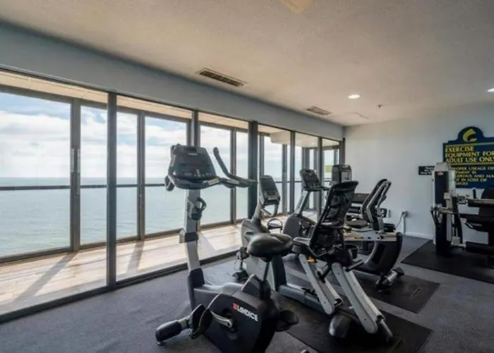 Holiday home Darling Beachfront With Balcony Pools Tennis & Gym