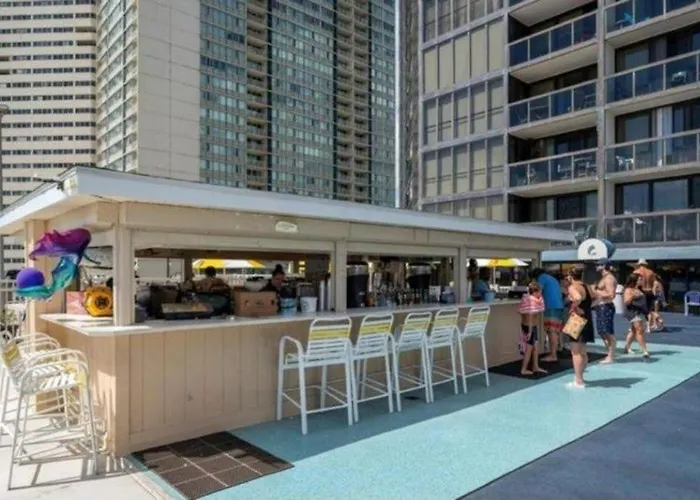 Darling Beachfront With Balcony Pools Tennis & Gym *